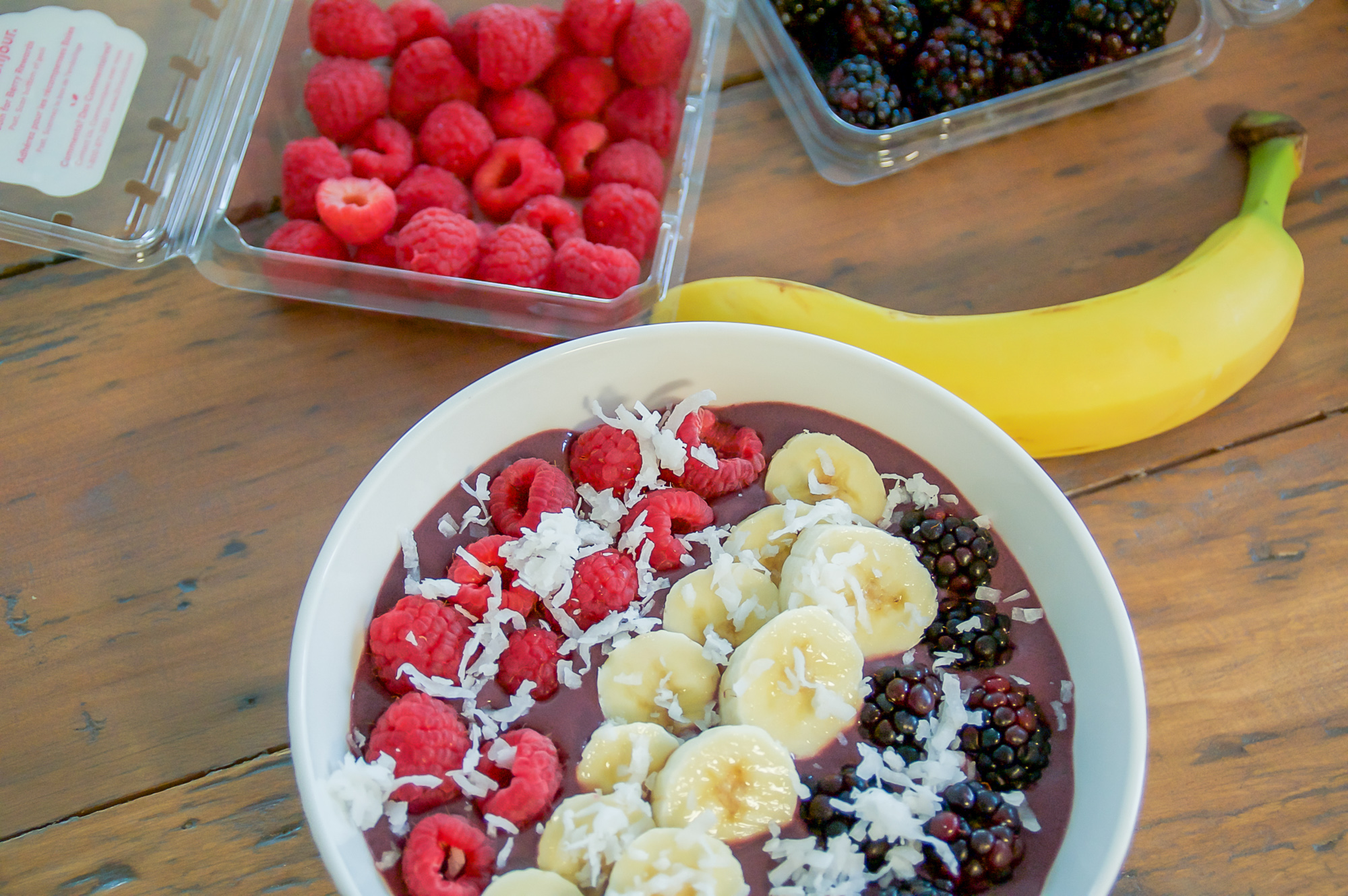 Acai Bowls 101: Bases and Toppings favorite acai bowl bases and toppings