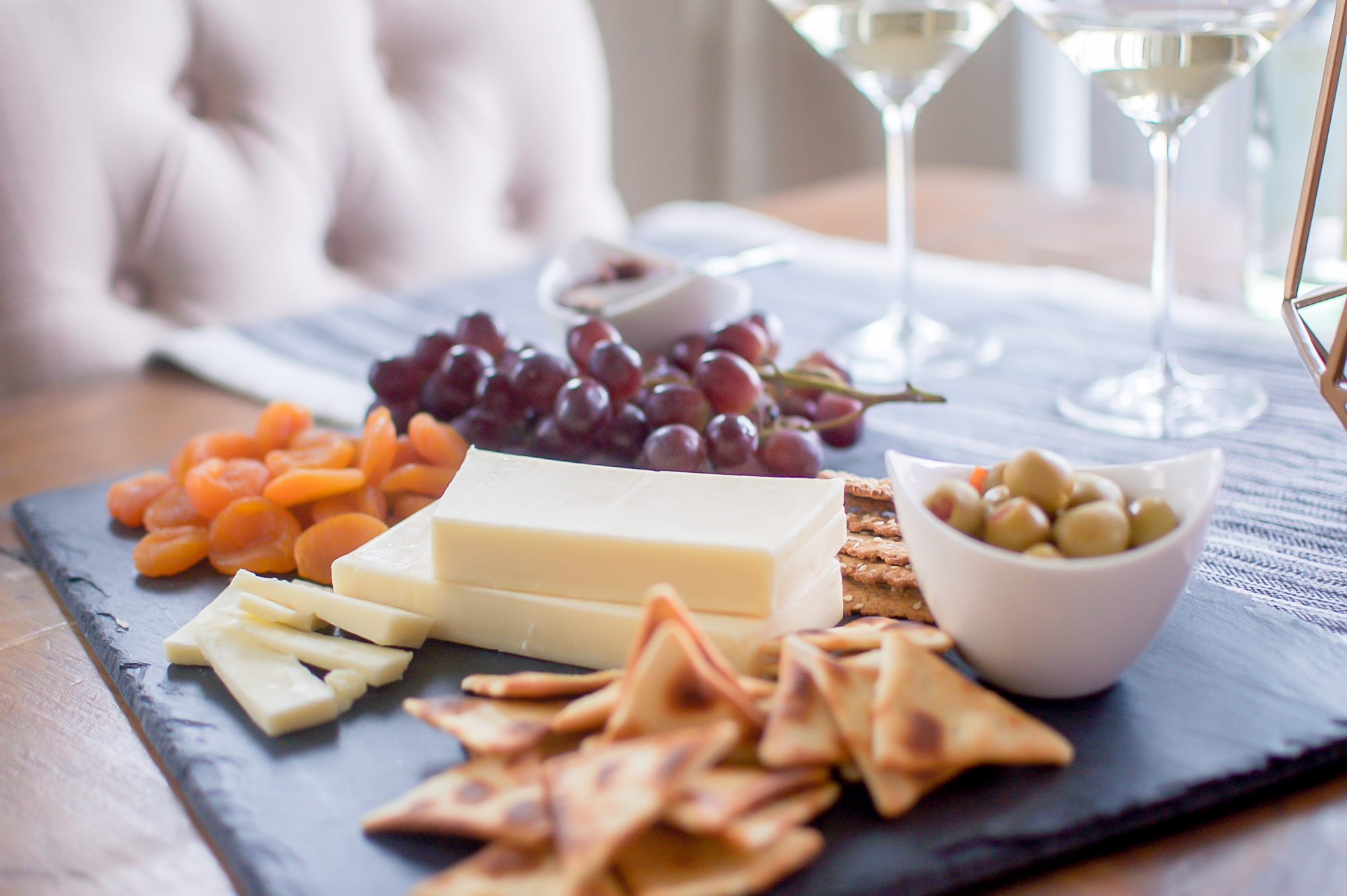 How to Make a Quick & Easy Cheese Board